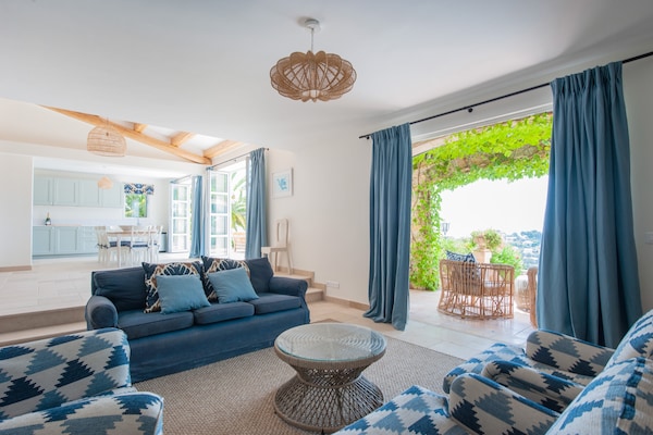 Foto van Villa met zeezicht en zwembad - Vakantiehuis in Vallauris - LivingRoom
