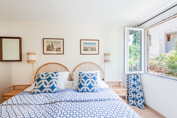 Foto van Villa met zeezicht en zwembad - Vakantiehuis in Vallauris - BedRoom