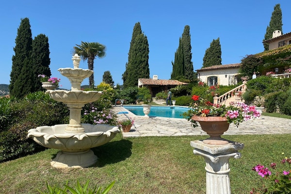 Foto van Villa met zeezicht en zwembad - Vakantiehuis in Vallauris - GardenSummer