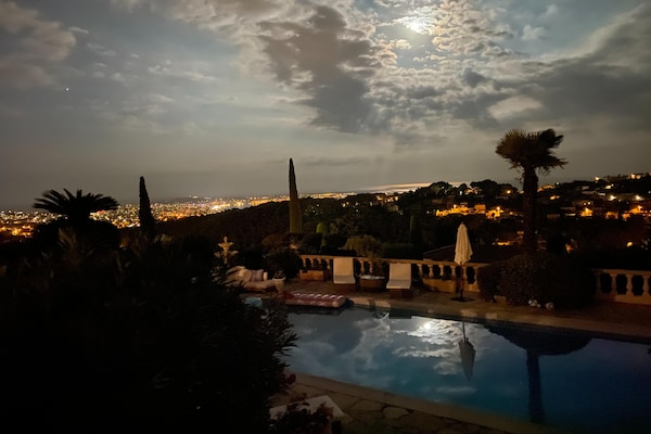 Foto van Villa met zeezicht en zwembad - Vakantiehuis in Vallauris - PoolOfHouse