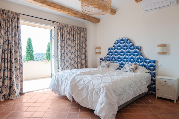 Foto van Villa met zeezicht en zwembad - Vakantiehuis in Vallauris - BedRoom