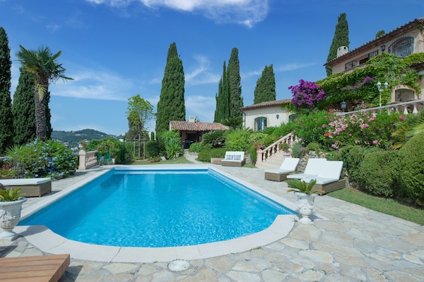 Foto van Villa met zeezicht en zwembad - Vakantiehuis in Vallauris - PoolOfHouse