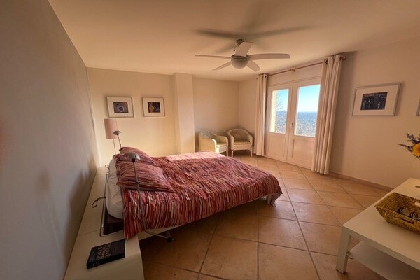 Foto van Elegante villa met zwembad, Cabris - Vakantiehuis in Cabris - BedRoom