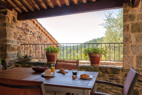 Foto van Verborgen toevluchtsoord in Chassiers - Vakantiehuis in Chassiers - TerraceBalcony