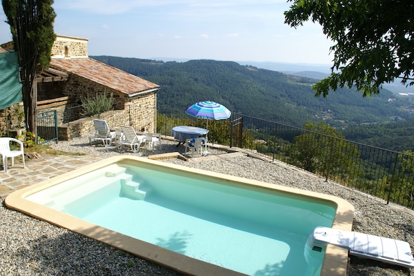 Foto van Verborgen toevluchtsoord in Chassiers - Vakantiehuis in Chassiers - PoolOfHouse