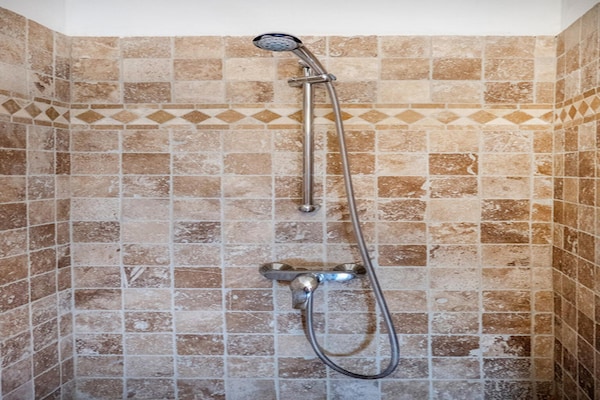 Foto van Verborgen toevluchtsoord in Chassiers - Vakantiehuis in Chassiers - BathRoom