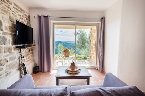 Foto van Verborgen toevluchtsoord in Chassiers - Vakantiehuis in Chassiers - LivingRoom