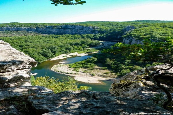 Foto van Vakantiehuis in Ardèche met Zwembad - Vakantiehuis in St. Alban-Auriolles - AreaSummer20KM