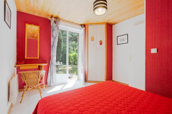 Foto van Rustige retraite aan het zwembad - Vakantiehuis in Les Salelles - BedRoom