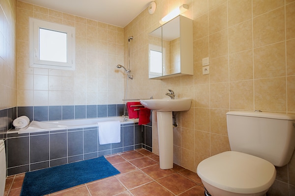 Foto van Villa op de heuvel met zwembad, Joyeuse - Vakantiehuis in Joyeuse - BathRoom