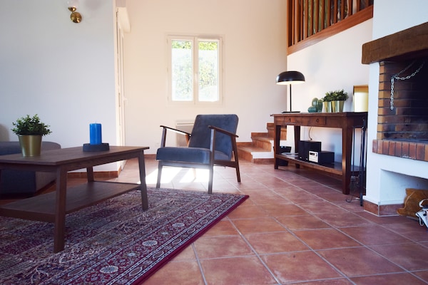 Foto van Villa op de heuvel met zwembad, Joyeuse - Vakantiehuis in Joyeuse - LivingRoom