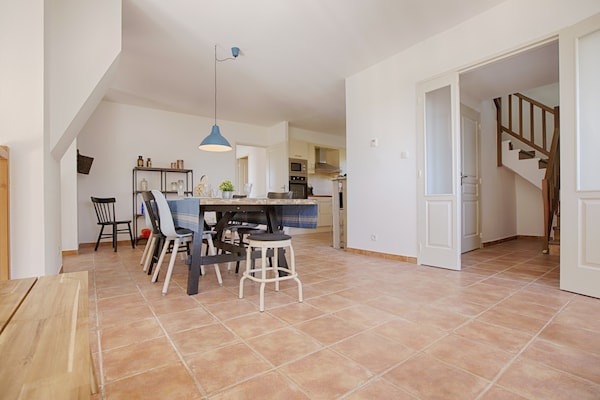 Foto van Villa op de heuvel met zwembad, Joyeuse - Vakantiehuis in Joyeuse - DiningRoom