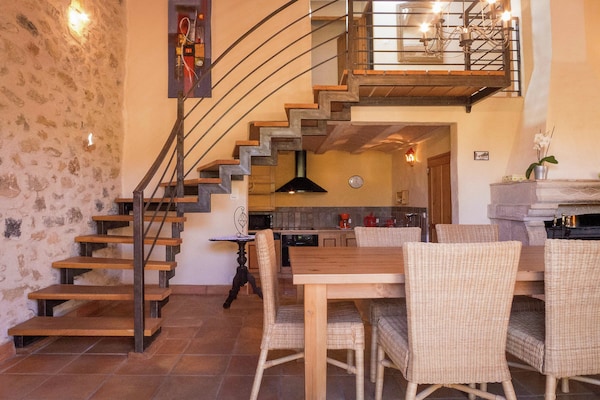 Foto van Zonnige ontsnapping naar sereniteit - Vakantiehuis in Fraissé-Des-Corbieres - DiningRoom