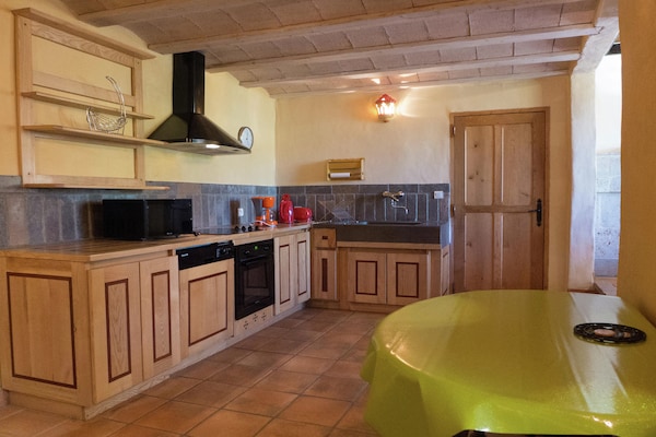 Foto van Zonnige ontsnapping naar sereniteit - Vakantiehuis in Fraissé-Des-Corbieres - Kitchen