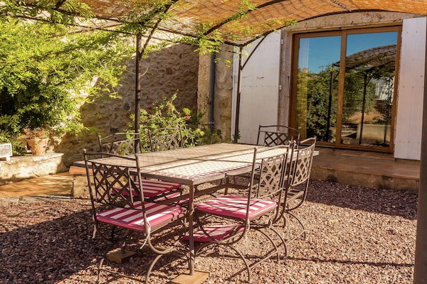 Foto van Zonnige ontsnapping naar sereniteit - Vakantiehuis in Fraissé-Des-Corbieres - TerraceBalcony