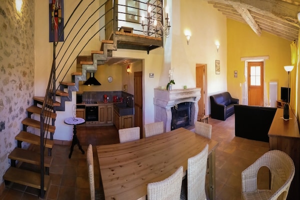 Foto van Zonnige ontsnapping naar sereniteit - Vakantiehuis in Fraissé-Des-Corbieres - DiningRoom