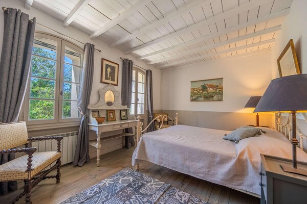 Foto van Grote familievilla in Arles met zwembad - Vakantiehuis in Arles - DiningRoom