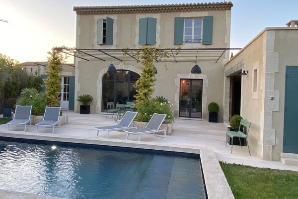 Foto van Schilderachtige villa in het hart van de Alpilles - Vakantiehuis in Saint-Rémy-de-Provence - ExteriorSummer