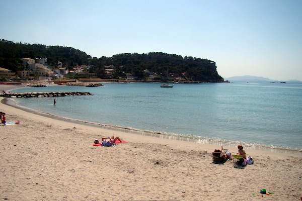 Foto van Piscine/ Proche mer et village / Carry Le Rouet - Vakantiehuis in Carry-le-Rouet - Untagged
