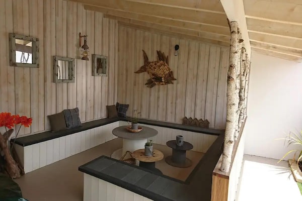 Foto van Villa in Nuaillé-d'Aunis met sauna, bubbelbad en barbecue - TerraceBalcony
