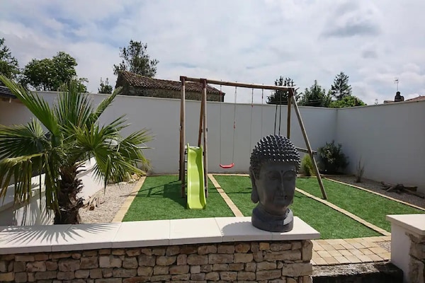 Foto van Villa in Nuaillé-d'Aunis met sauna, bubbelbad en barbecue - Facilities