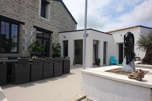 Foto van Villa in Nuaillé-d'Aunis met sauna, bubbelbad en barbecue - ExteriorSummer