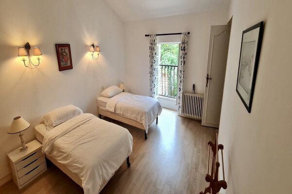 Foto van Mooi vakantiehuis met privé zwembad - Vakantiehuis in Saint-Sauvant - BedRoom