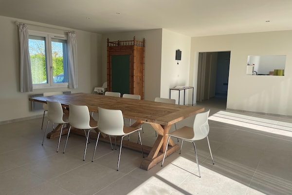 Foto van Moderne villa met zwembad in Brives - Vakantiehuis in Brives-sur-Charente - DiningRoom