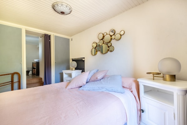 Foto van Stenen huis met zwembad en tuin - Vakantiehuis in Altillac - BedRoom