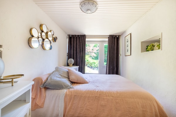 Foto van Stenen huis met zwembad en tuin - Vakantiehuis in Altillac - BedRoom
