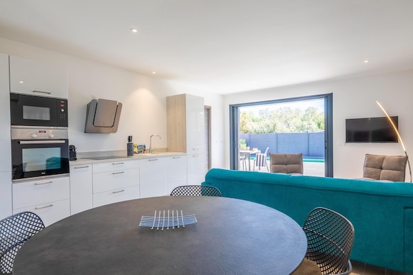 Foto van Verblijf in Lecci met verwarmd zwembad - Vakantiehuis in Porto-Vecchio - DiningRoom