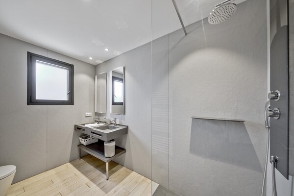 Foto van Verblijf in Lecci met verwarmd zwembad - Vakantiehuis in Porto-Vecchio - BathRoom