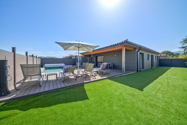 Foto van Verblijf in Lecci met verwarmd zwembad - Vakantiehuis in Porto-Vecchio - ExteriorSummer