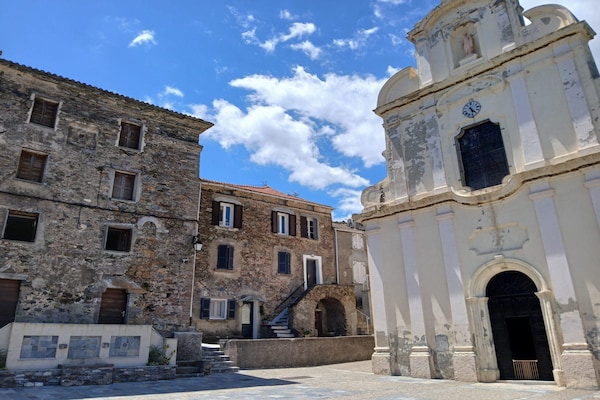 Foto van Ontspannend verblijf op Corsica met terras - Vakantiehuis in Linguizzetta - AreaSummer5KM