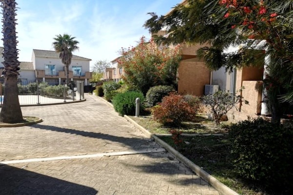 Foto van Ontspannend verblijf op Corsica met terras - Vakantiehuis in Linguizzetta - ExteriorSummer