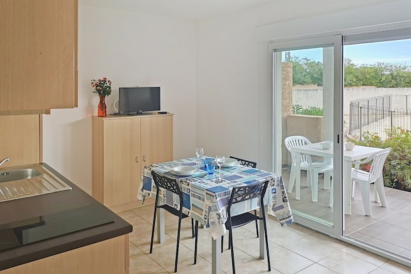 Foto van Ontspannend verblijf op Corsica met terras - Vakantiehuis in Linguizzetta - DiningRoom