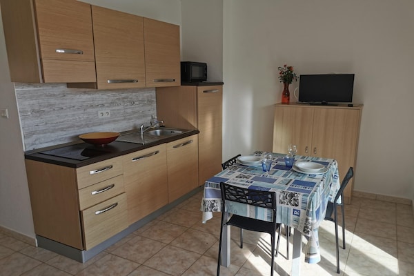 Foto van Gezinsduplex met terras in Linguizzetta - Vakantiehuis in Linguizzetta - DiningRoom