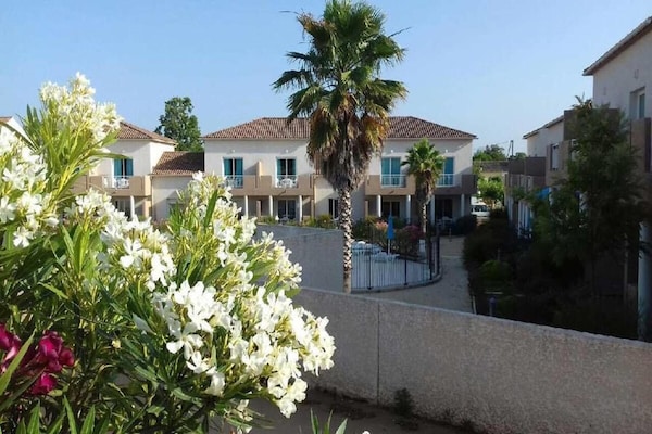 Foto van Gezinsduplex met terras in Linguizzetta - Vakantiehuis in Linguizzetta - ExteriorSummer