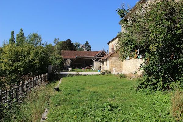 Foto van Villa met spa en zwembad - Vakantiehuis in Villiers-Les-Moines - GardenSummer