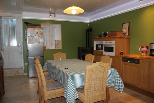 Foto van Villa met spa en zwembad - Vakantiehuis in Villiers-Les-Moines - DiningRoom