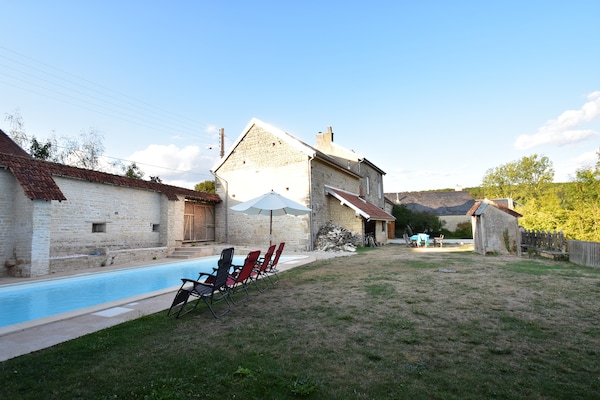 Foto van Villa met spa en zwembad - Vakantiehuis in Villiers-Les-Moines - ExteriorSummer