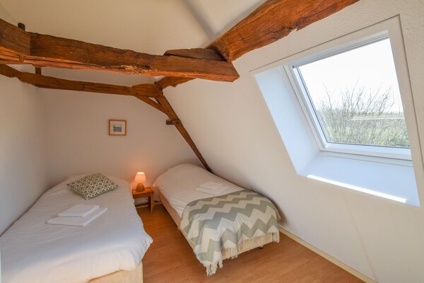 Foto van Culturele schat in de Dordogne met harige dieren - Vakantiehuis in St. Medard D'excideuil - BedRoom