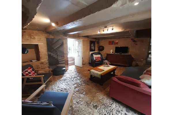 Foto van Rustige villa in Saint-Jory - Vakantiehuis in St. Jory-Las-Bloux - LivingRoom