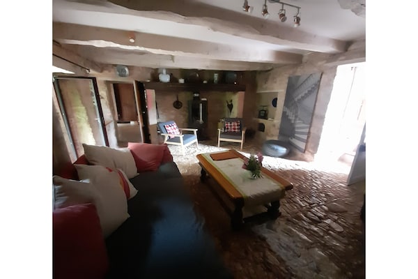 Foto van Rustige villa in Saint-Jory - Vakantiehuis in St. Jory-Las-Bloux - LivingRoom