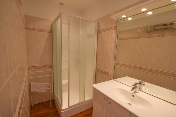 Foto van Paviljoenverblijf in de Dordogne - Vakantiehuis in St. Medard D'excideuil - BathRoom