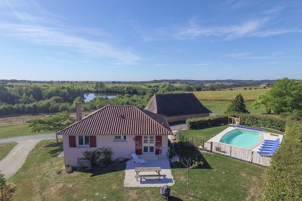 Foto van Paviljoenverblijf in de Dordogne - Vakantiehuis in St. Medard D'excideuil - GardenSummer