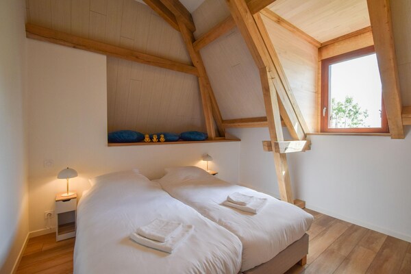 Foto van Villa voor 10 met zwembad uitzicht op het kasteel - Vakantiehuis in Saint-Médard-d’Excideuil - BedRoom