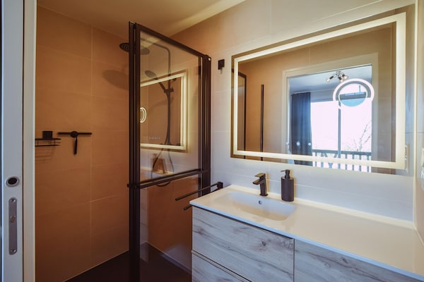 Foto van Vakantiehuis in het hart van de Périgord. - Vakantiehuis in Saint-Médard-d’Excideuil - BathRoom