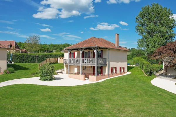 Foto van Vakantiehuis in het hart van de Périgord. - Vakantiehuis in Saint-Médard-d’Excideuil - ExteriorSummer