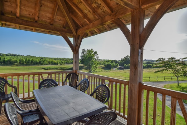 Foto van Verblijf op Domaine Saint-Médard - Vakantiehuis in St. Medard D'excideuil - TerraceBalcony